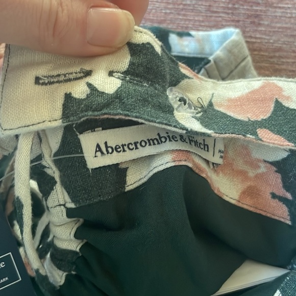 NWT Abercrombie & Fitch Linen Floral Crop Top - Picture 6 of 8